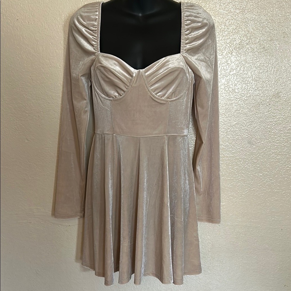 Elegant Cream Long Sleeve Dress